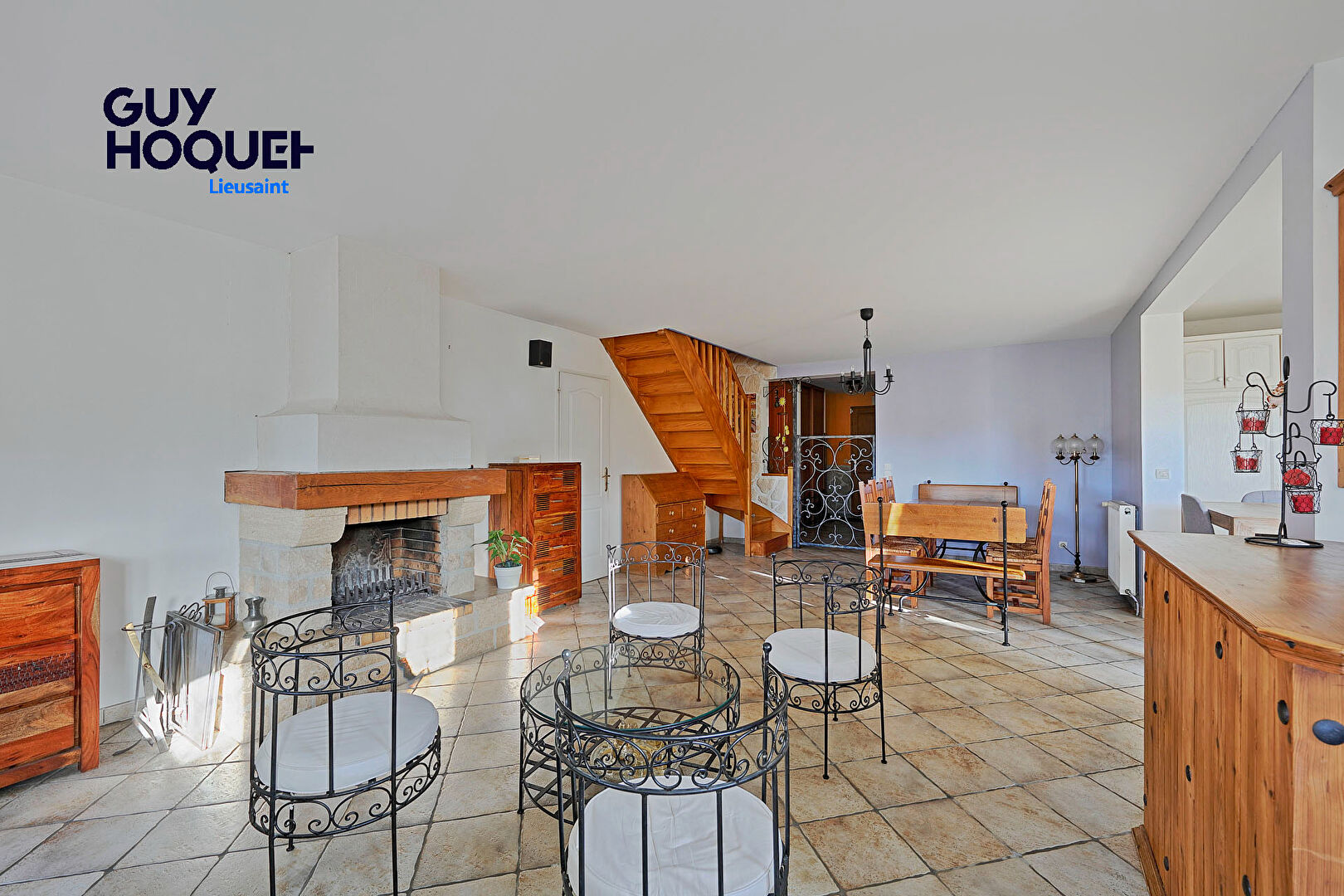 Magnifique maison spacieuse à vendre à Lieusaint - 5 chambres, jardin et garage