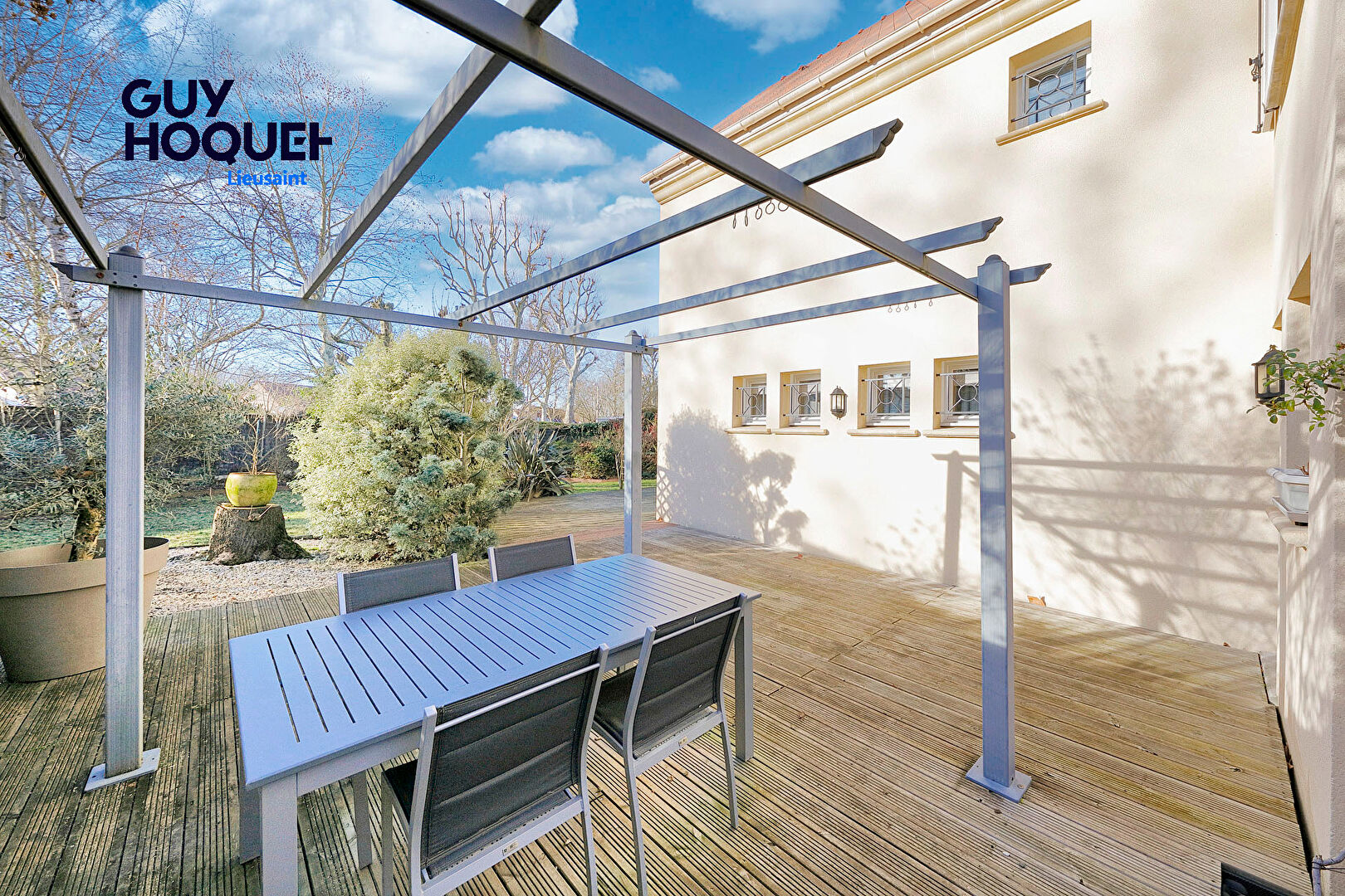 Magnifique maison spacieuse à vendre à Lieusaint - 5 chambres, jardin et garage