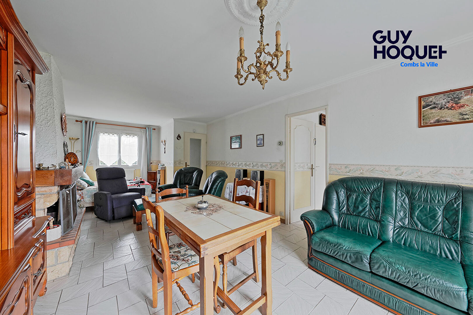 Maison à vendre à Combs la Ville  avec sous-sol total  et garage