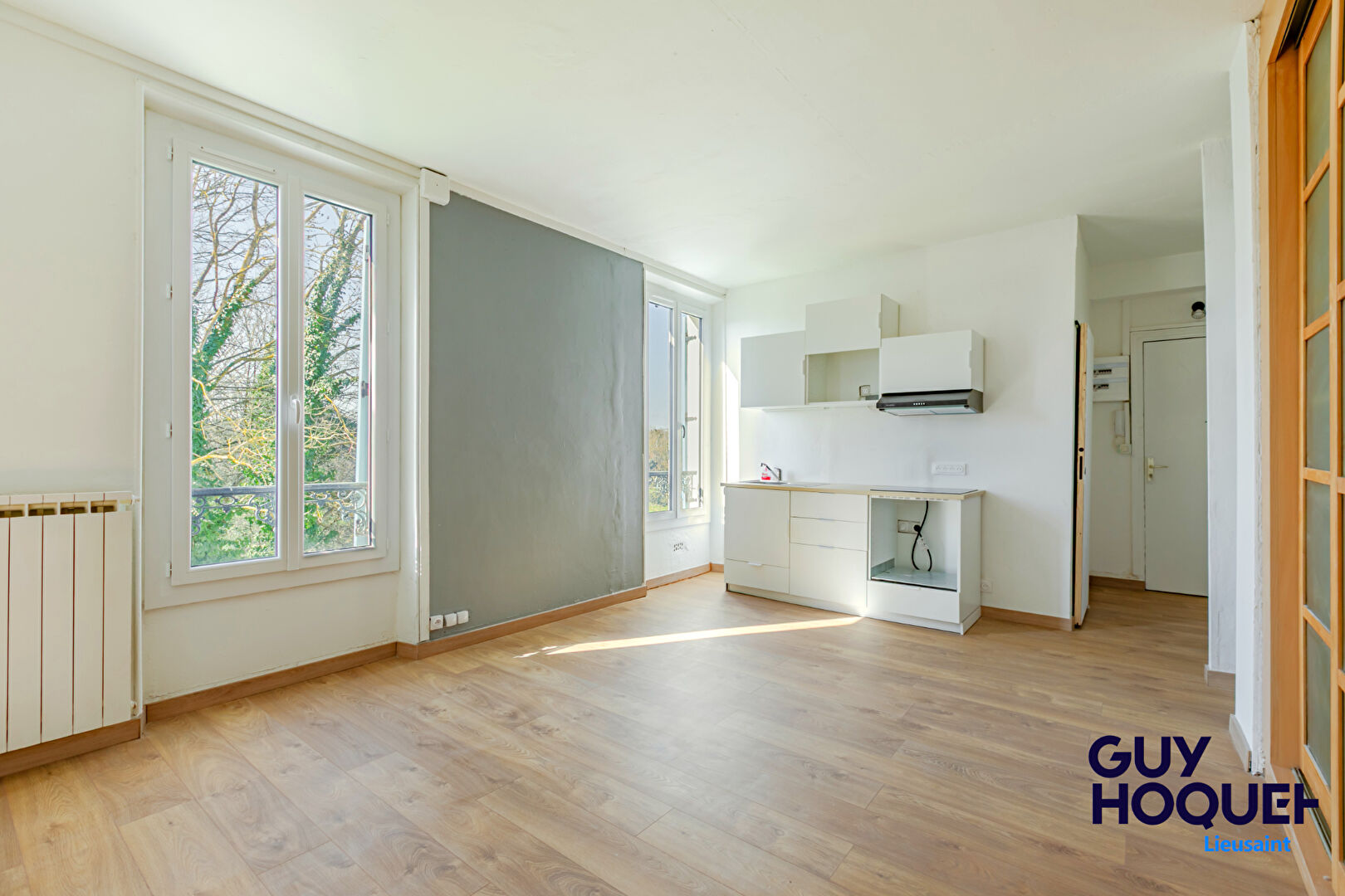 Appartement 2 pièces entièrement rénové avec grenier et cave à Corbeil Essonnes