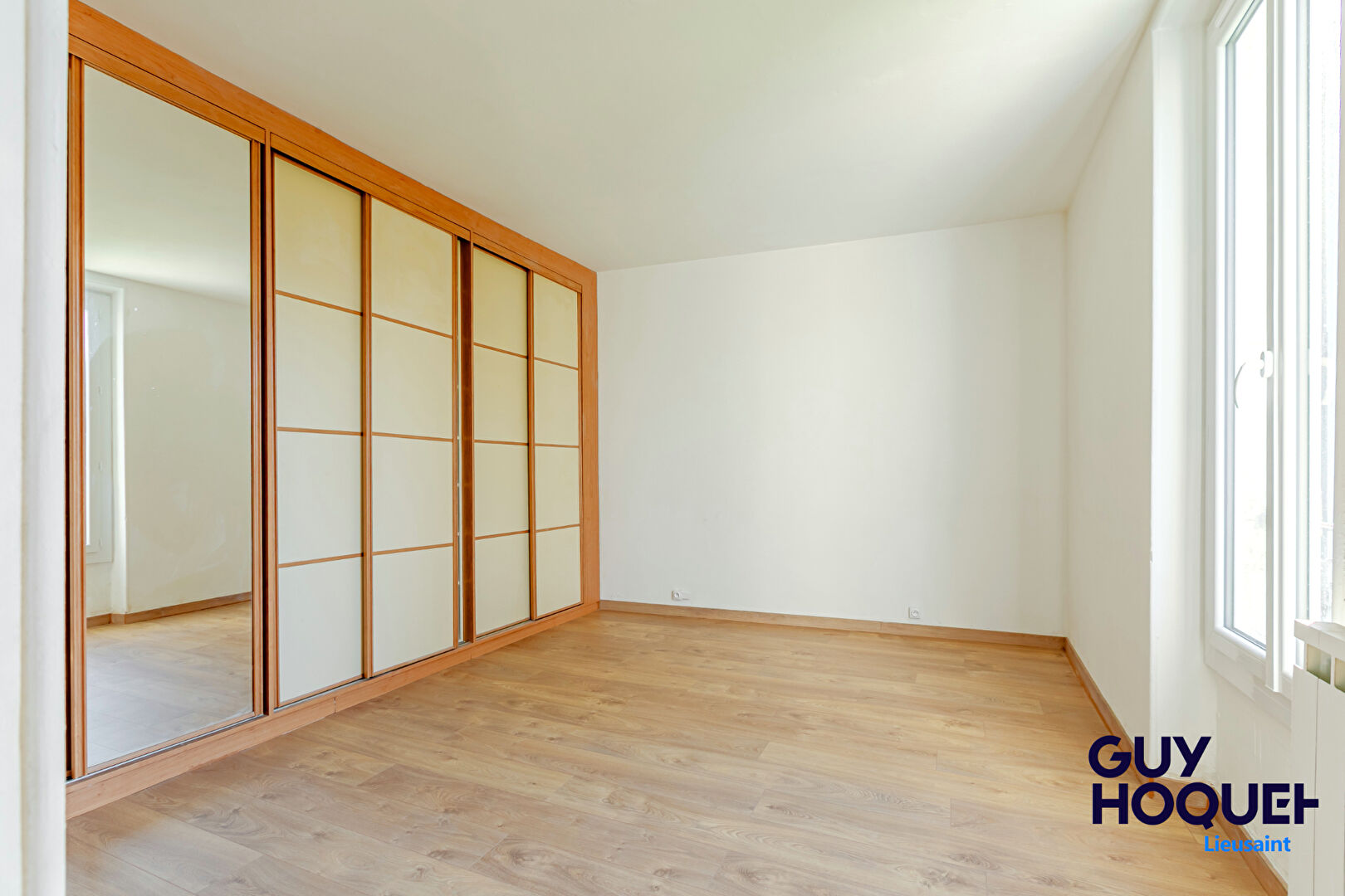 Appartement 2 pièces entièrement rénové avec grenier et cave à Corbeil Essonnes