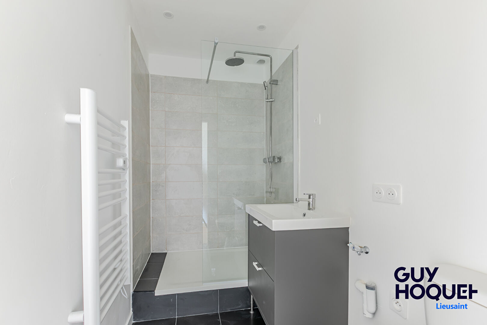 Appartement 2 pièces entièrement rénové avec grenier et cave à Corbeil Essonnes