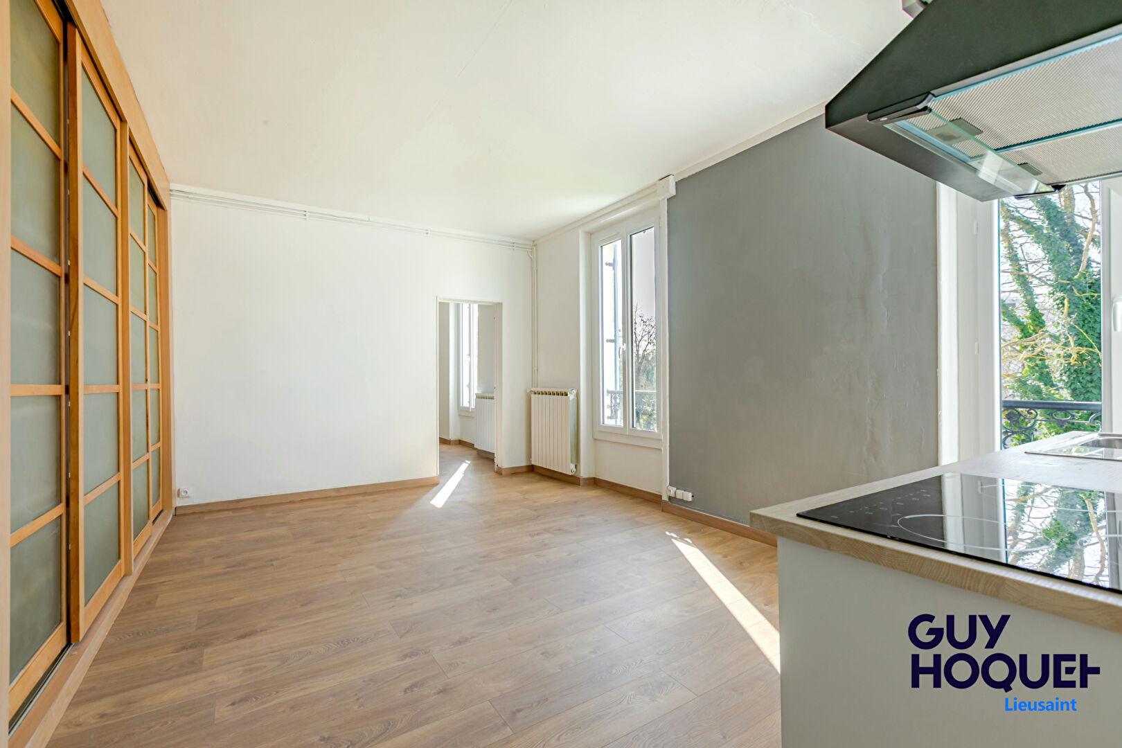 Appartement 2 pièces entièrement rénové avec grenier et cave à Corbeil Essonnes