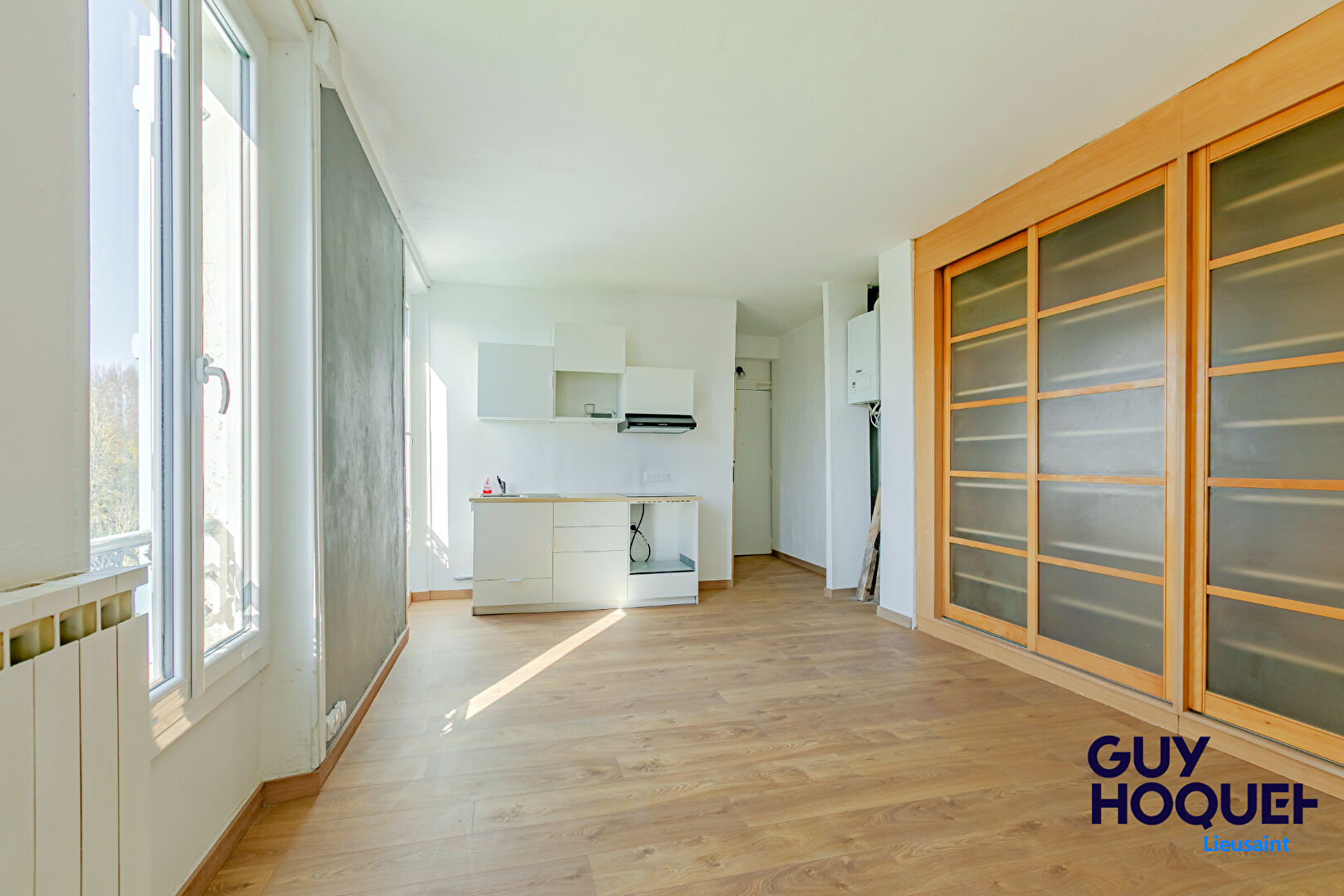 Appartement 2 pièces entièrement rénové avec grenier et cave à Corbeil Essonnes