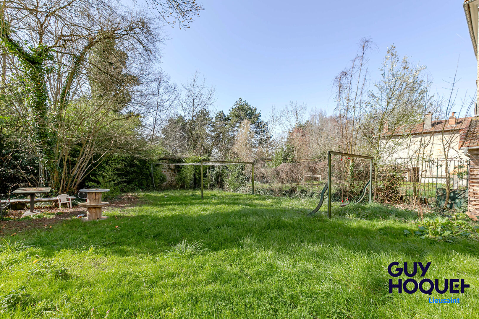 Appartement 2 pièces entièrement rénové avec grenier et cave à Corbeil Essonnes