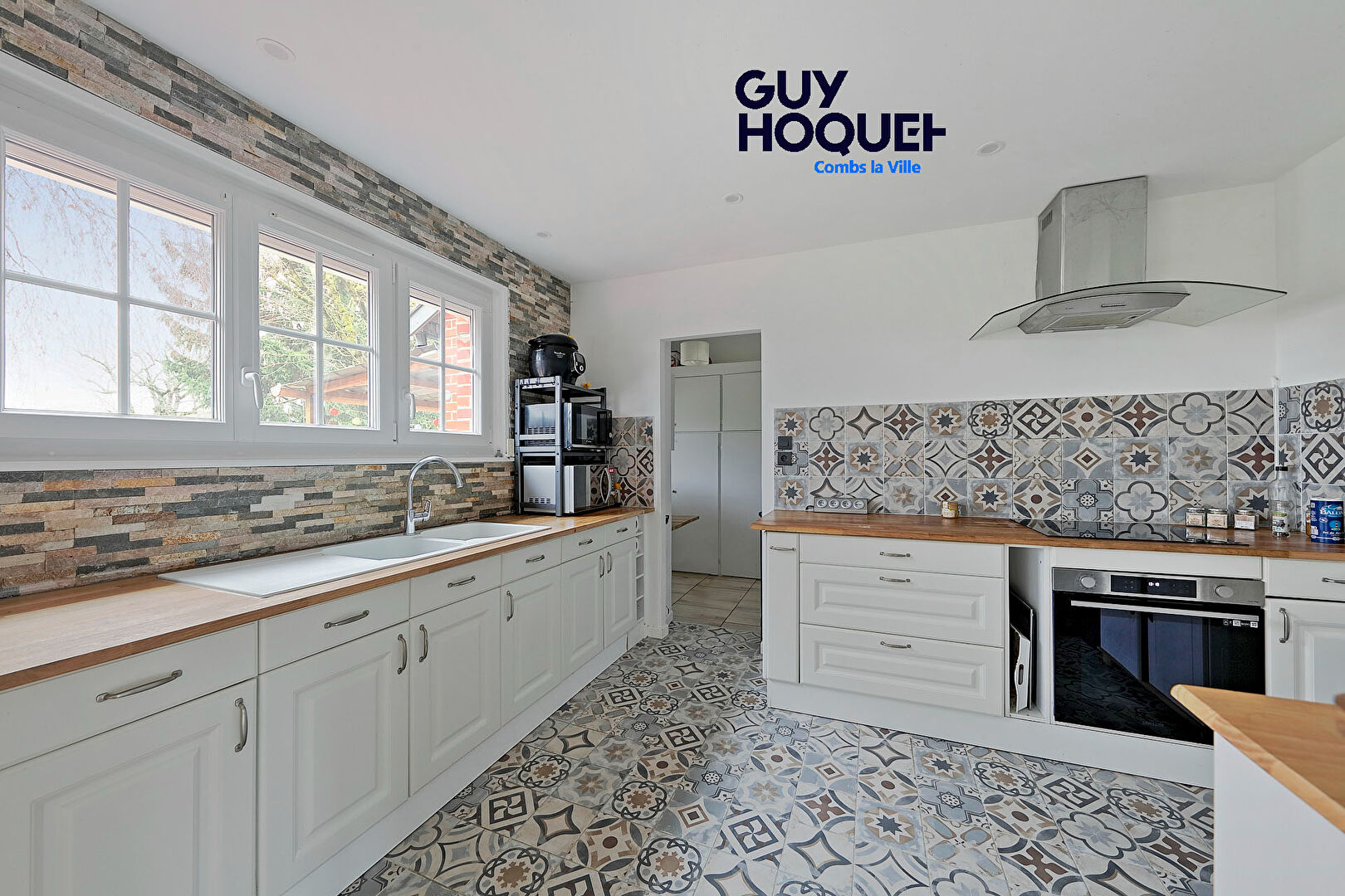 Vente : maison 5 chambres à COMBS LA VILLE avec double garage