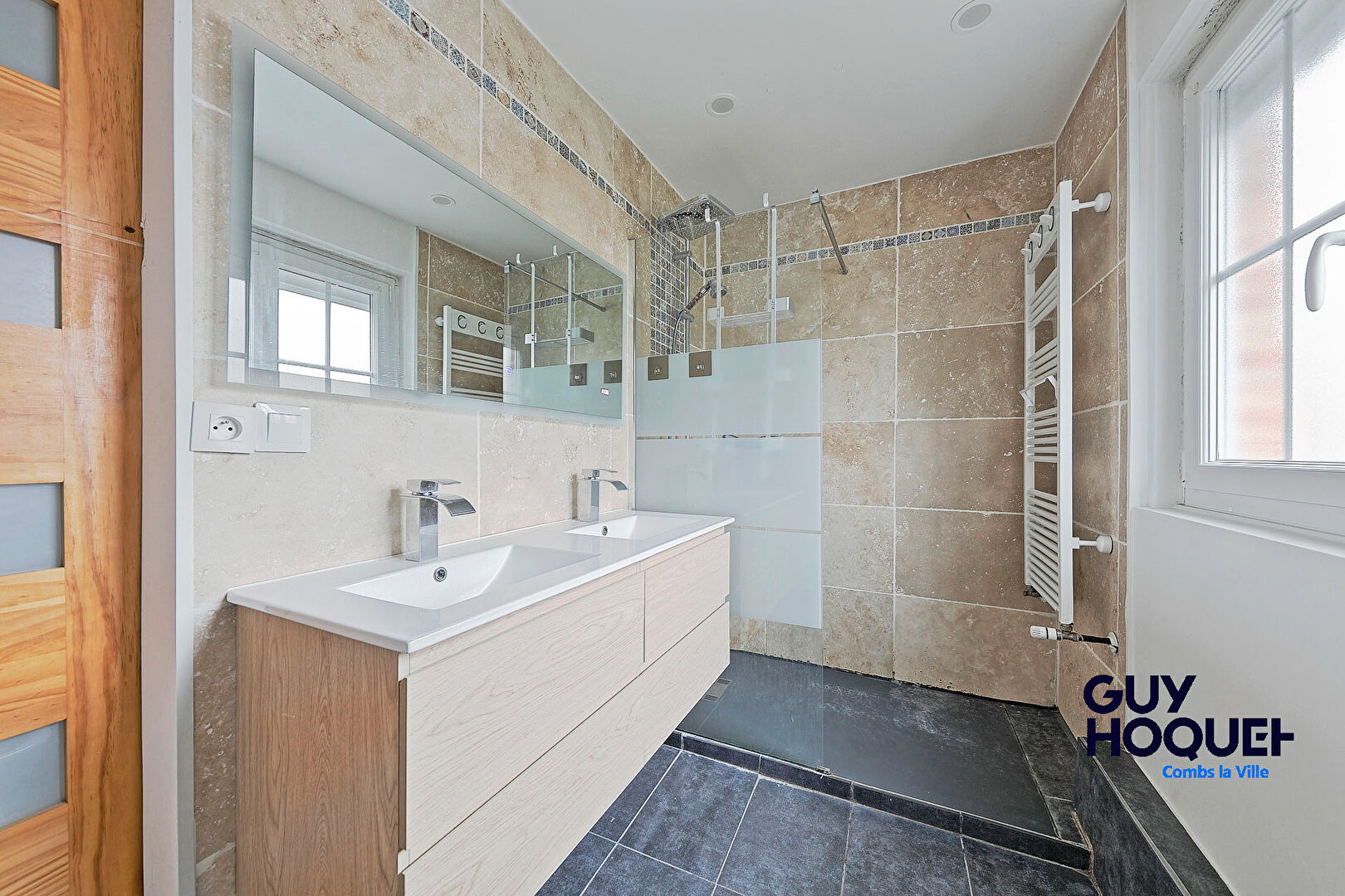 Vente : maison 5 chambres à COMBS LA VILLE avec double garage