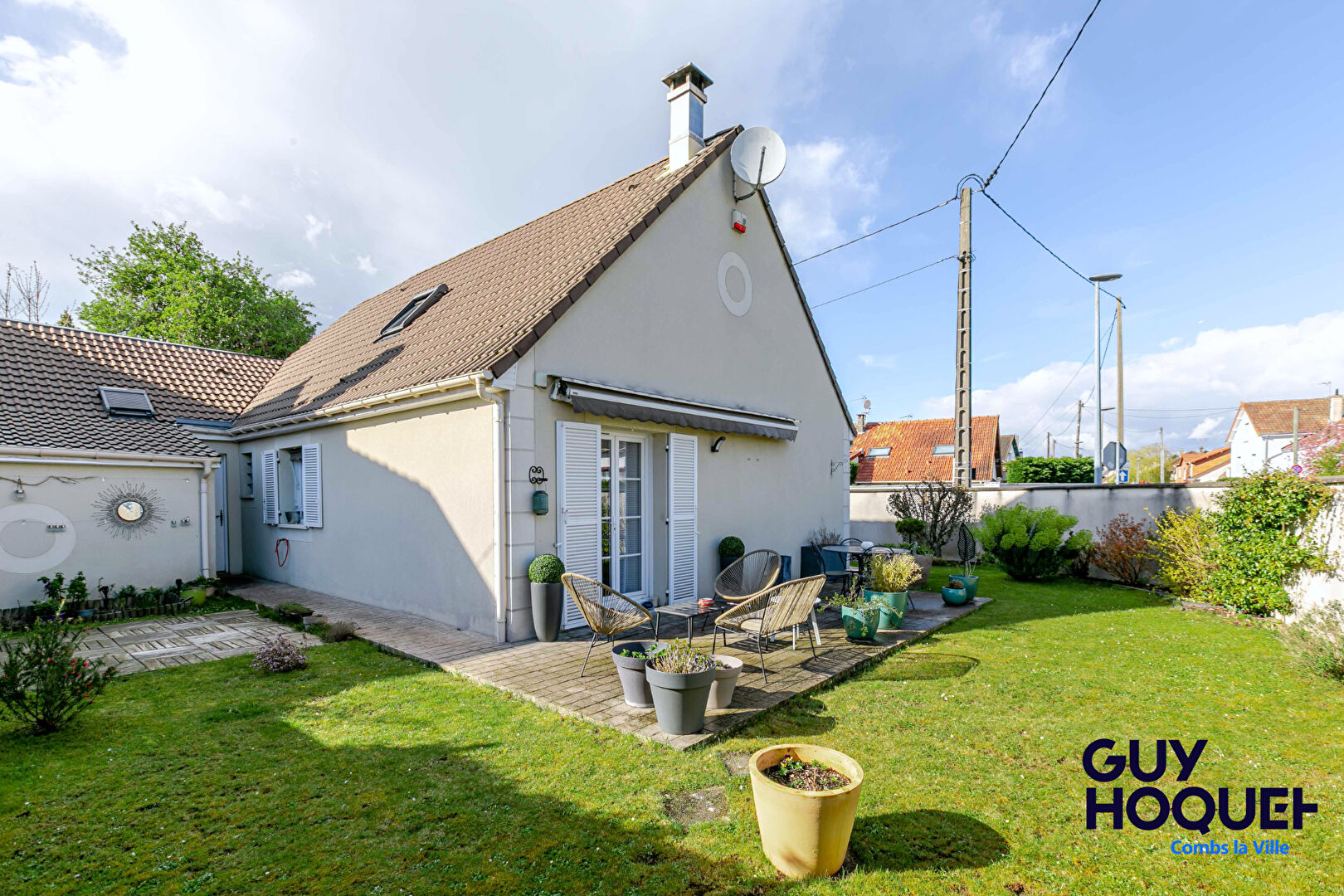 Maison à vendre à Combs-la-Ville - chambre + salle de bains de plain-pied