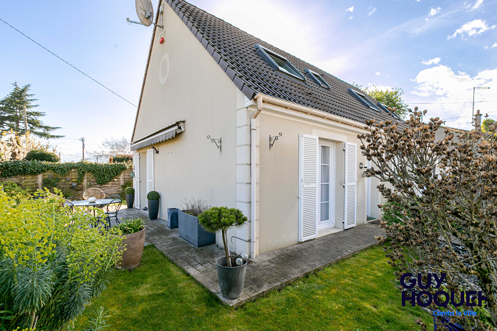 Maison à vendre à Combs-la-Ville - chambre + salle de bains de plain-pied