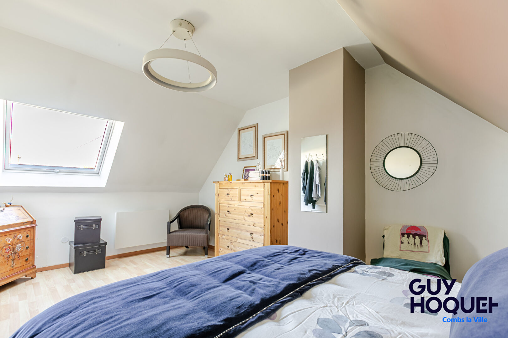 Maison à vendre à Combs-la-Ville - chambre + salle de bains de plain-pied