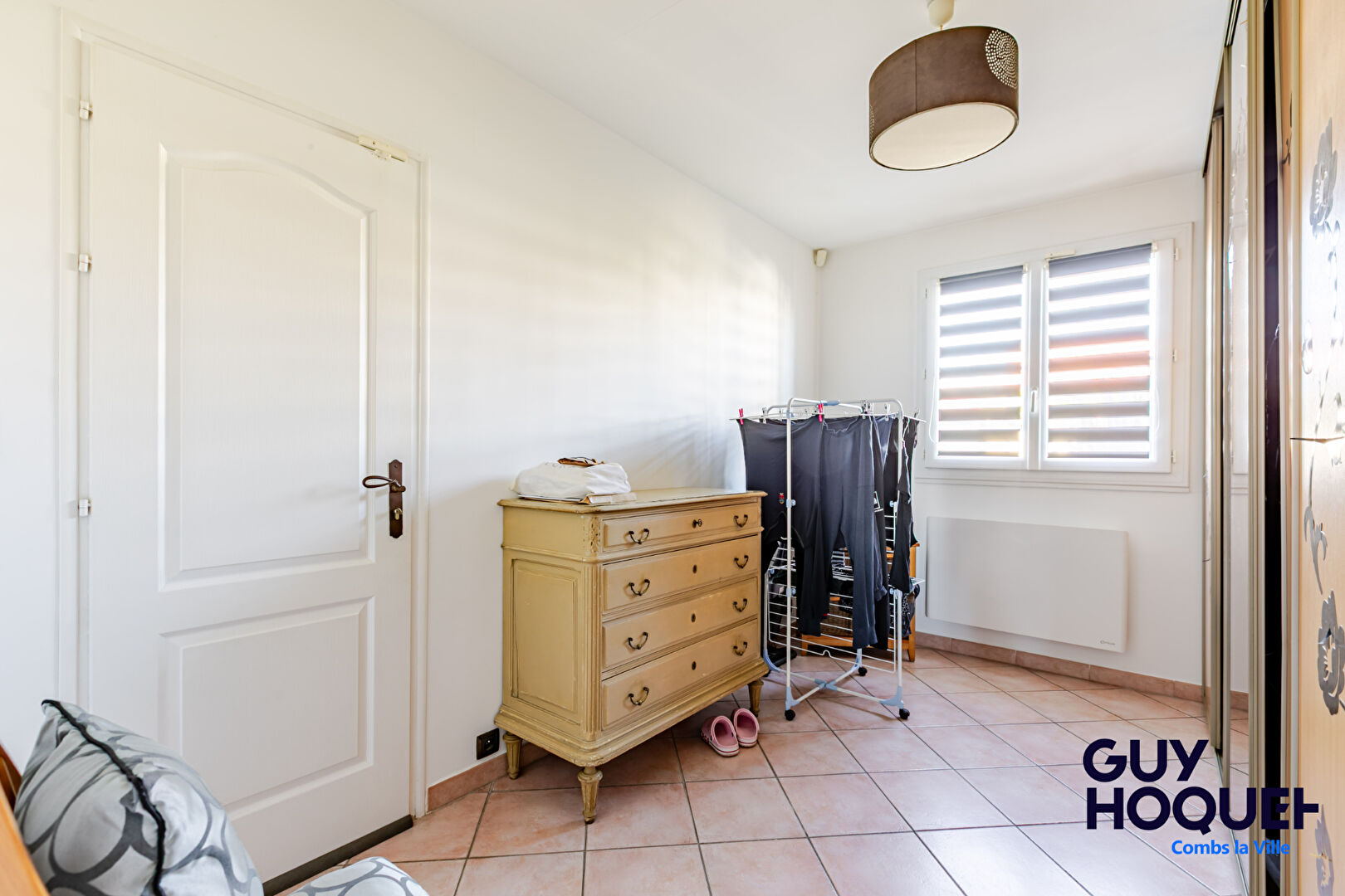 Maison à vendre à Combs-la-Ville - chambre + salle de bains de plain-pied