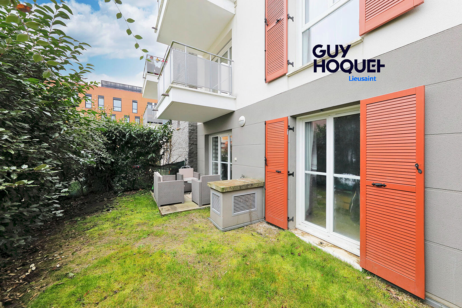 Appartement 3 pièces à Lieusaint  avec terrasse, jardin et deux places de parking en sous-sol !
