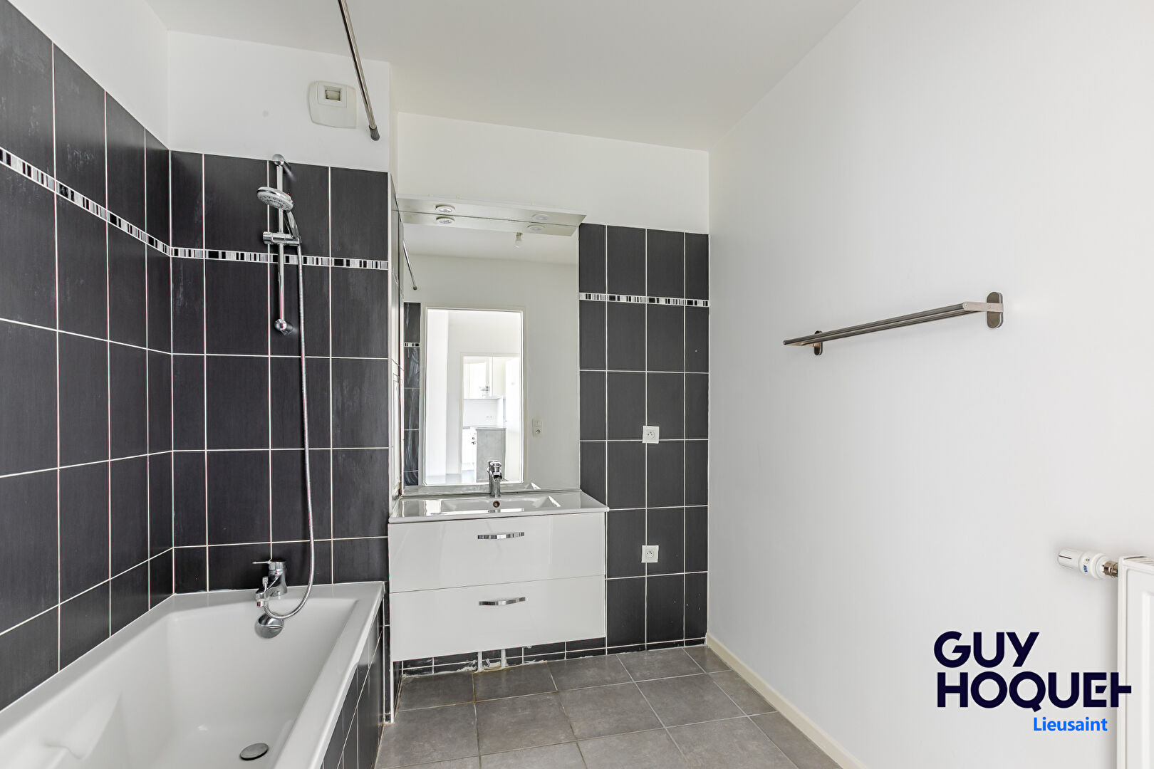 VENTE : appartement de 3 pièces au dernier étage d'une résidence récente
