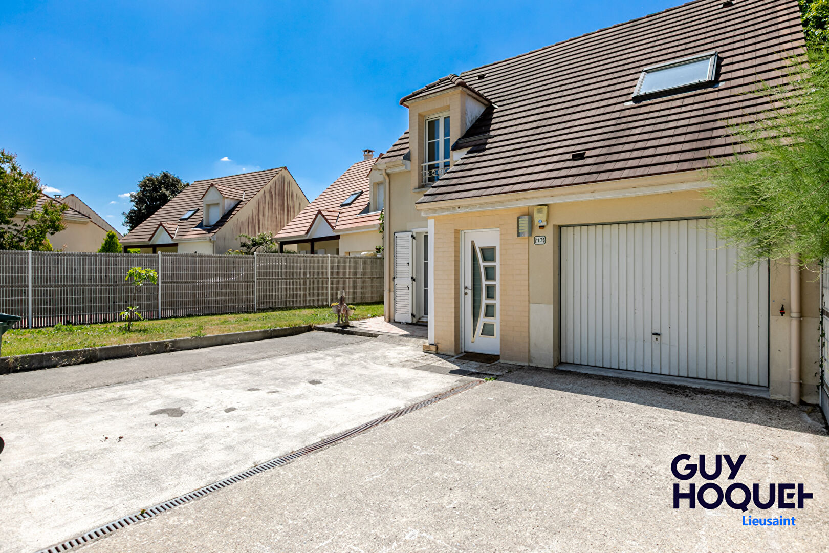 Maison  135 m² à vendre à Lieusaint - 6 pièces, 4 chambres dont une au RDC !