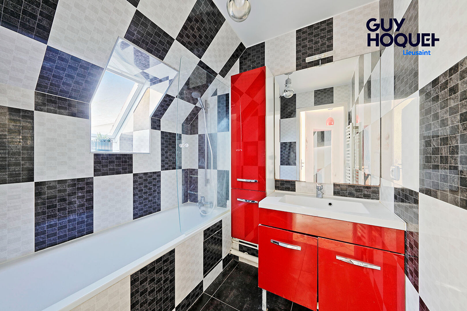 Maison  135 m² à vendre à Lieusaint - 6 pièces, 4 chambres dont une au RDC !