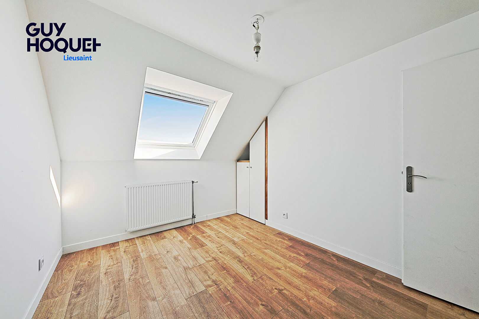 Maison  135 m² à vendre à Lieusaint - 6 pièces, 4 chambres dont une au RDC !