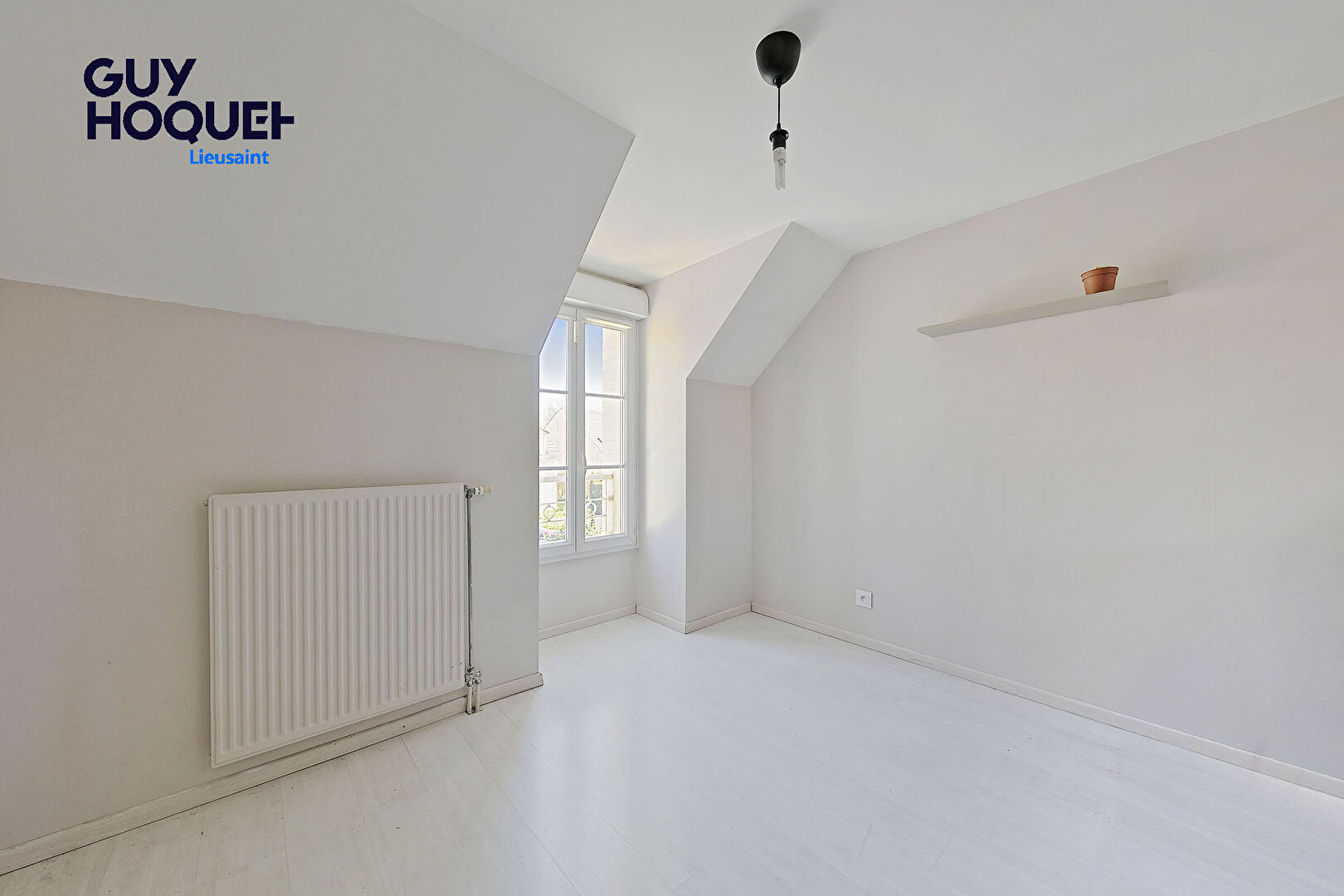 Maison  135 m² à vendre à Lieusaint - 6 pièces, 4 chambres dont une au RDC !