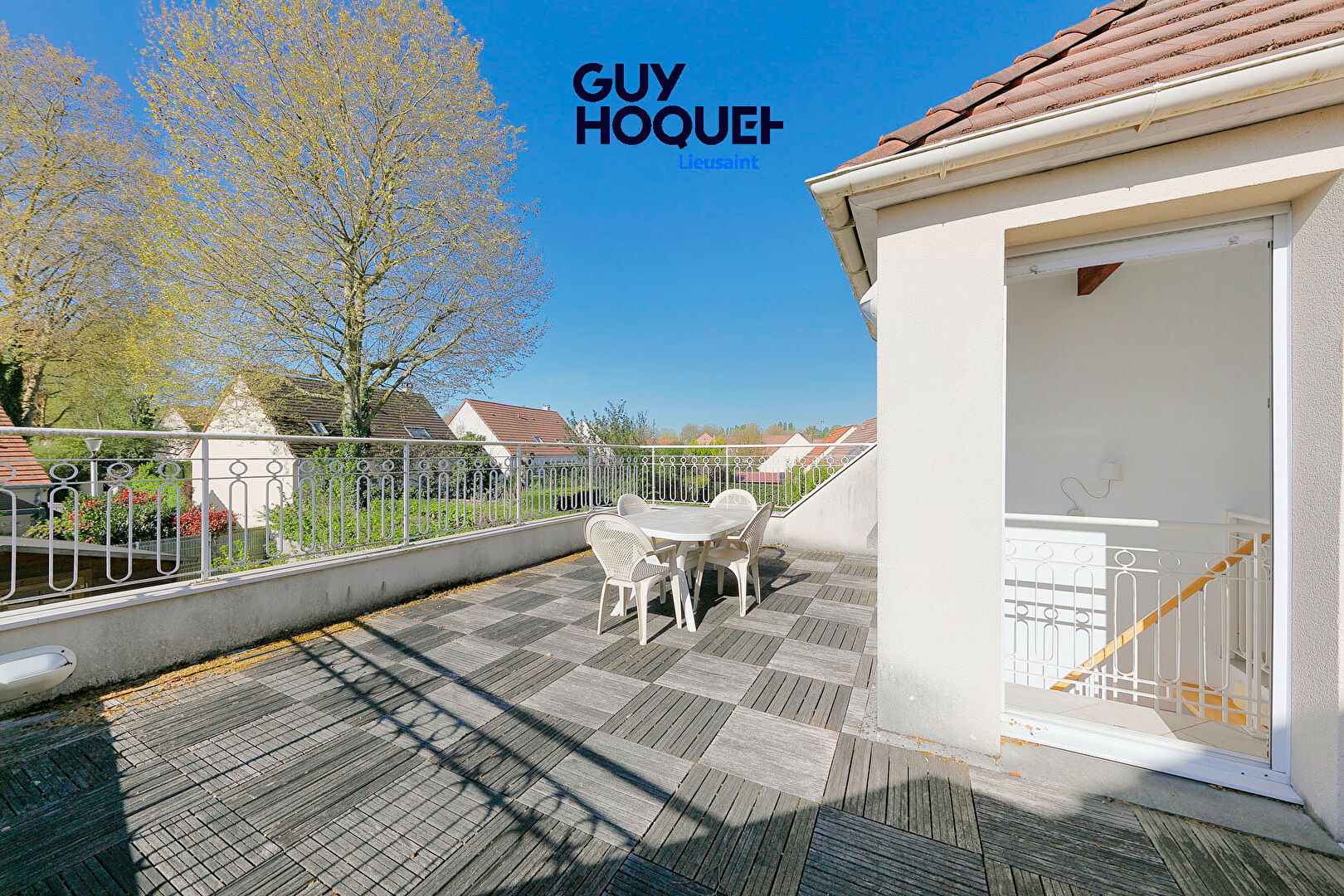 Maison  135 m² à vendre à Lieusaint - 6 pièces, 4 chambres dont une au RDC !