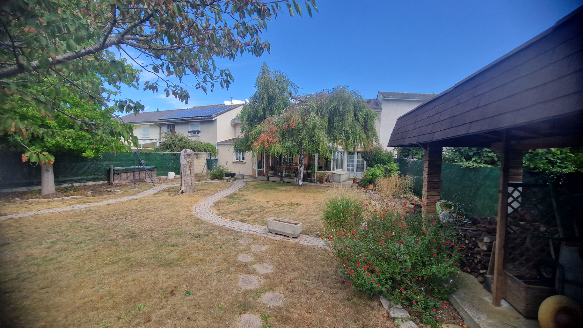 Maison à vendre à Combs-la-Ville - 4 chambres - 360 000 