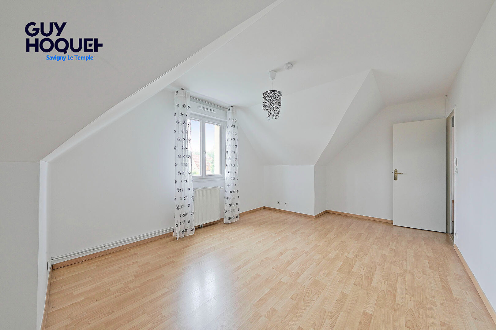 à Vendre Savigny Bourg - Maison de 5 chambres dont une au rdc - Super état.