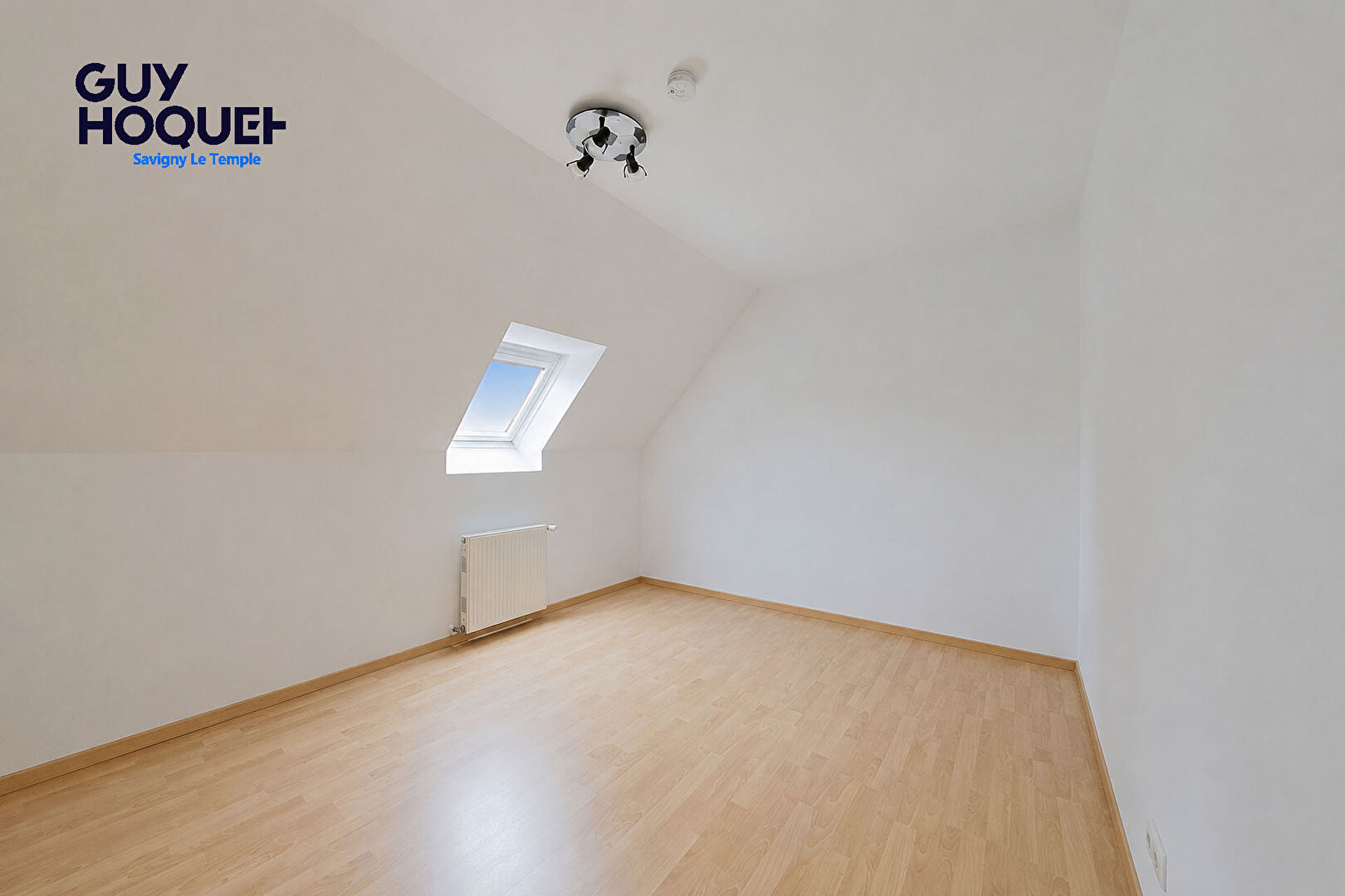 à Vendre Savigny Bourg - Maison de 5 chambres dont une au rdc - Super état.