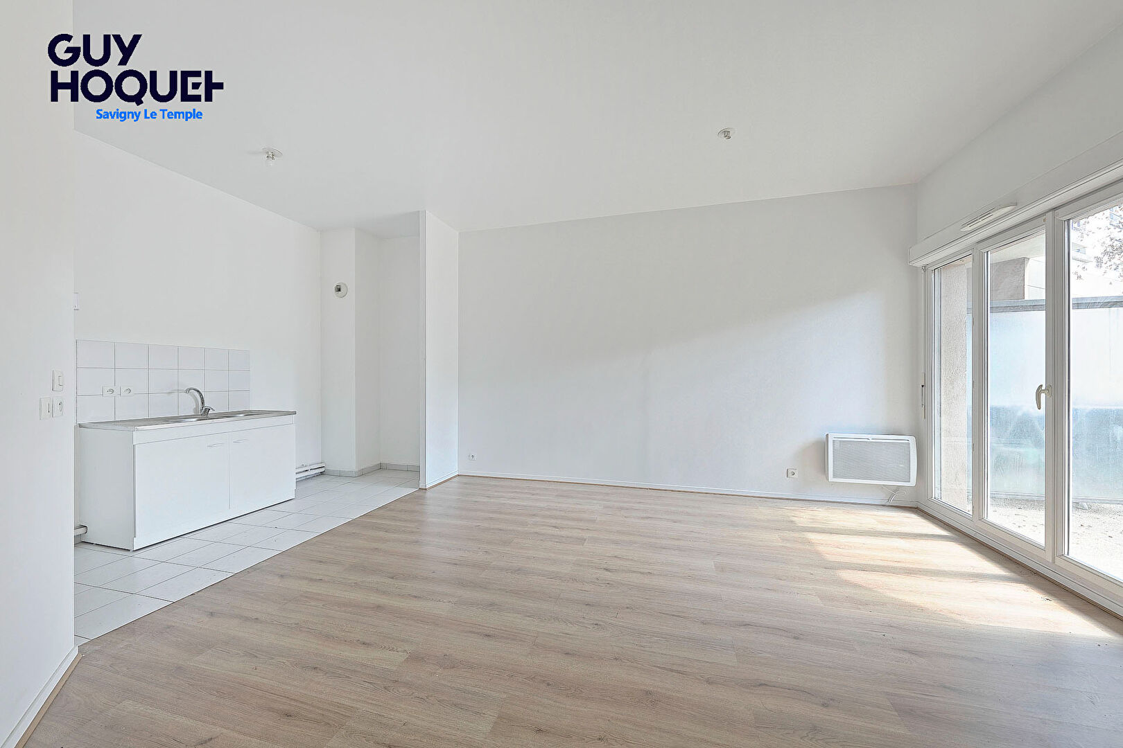 À vendre - Appartement 3 pièces rénové avec terrasse et jardin à Savigny-le-Temple