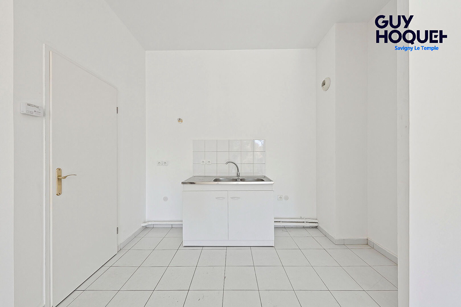 À vendre - Appartement 3 pièces rénové avec terrasse et jardin à Savigny-le-Temple