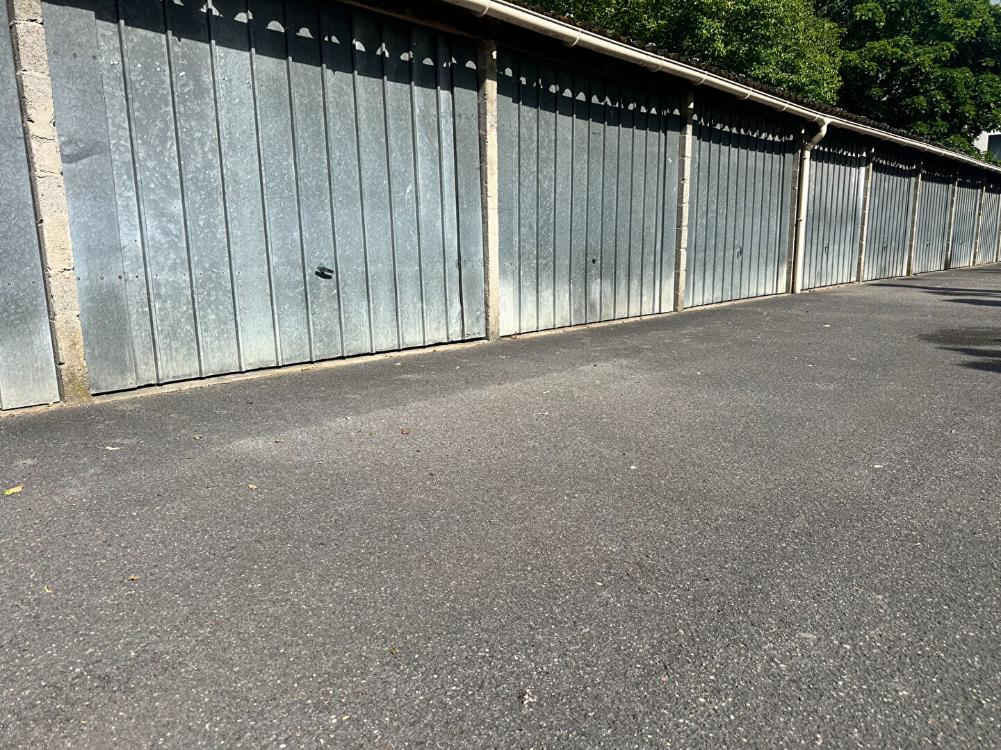 Location Parking / Box 12 m² à Combs-la-Ville - Exclusivité Guy Hoquet