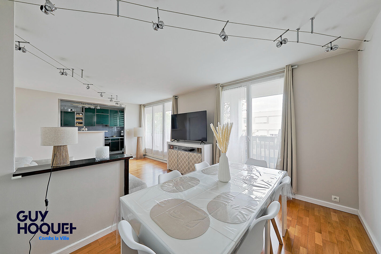 À vendre : Appartement 4 pièces avec terrasse, garage et cave à Combs-la-Ville