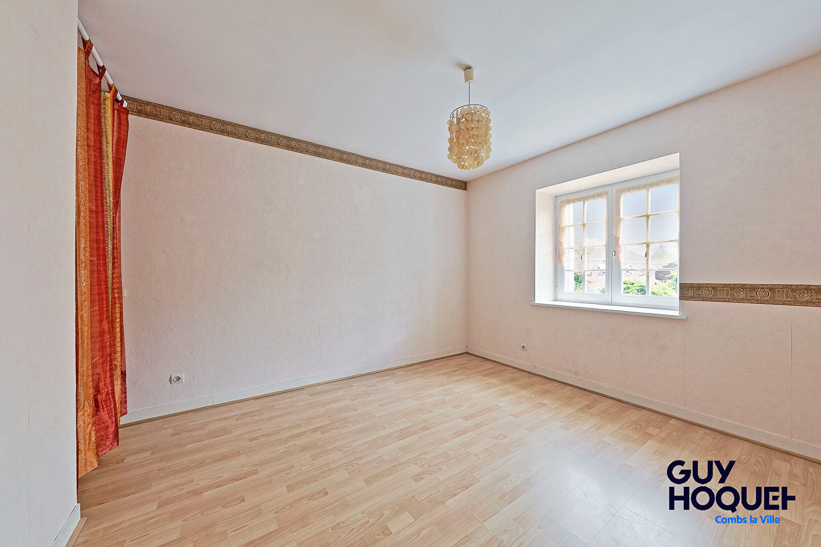 Maison 8 pièces à vendre à Combs-la-Ville -  6 chambres