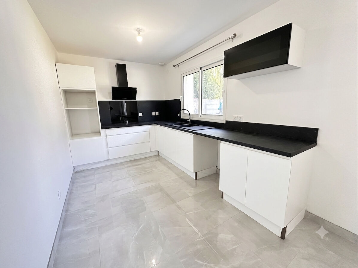 Maison 5 pièces à louer à Combs-la-Ville - Réf. 805921