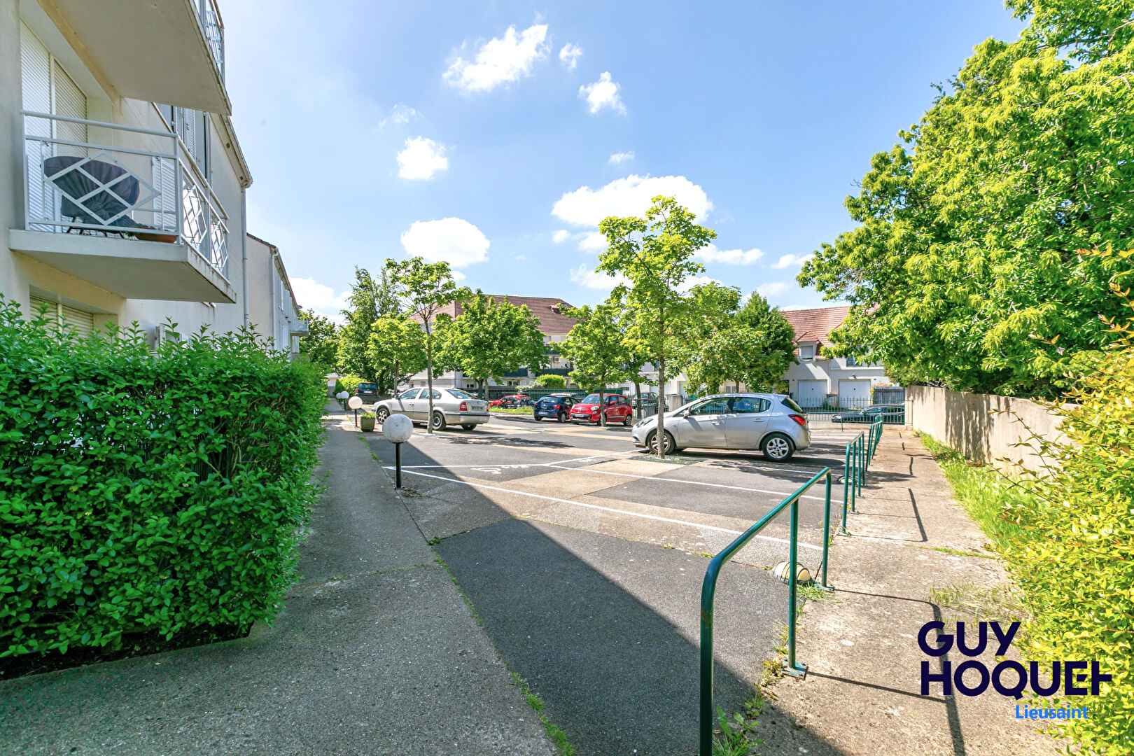 Appartement 3 pièces de 56 m² , terrasse, box et place de parking à vendre à LIEUSAINT (77127).