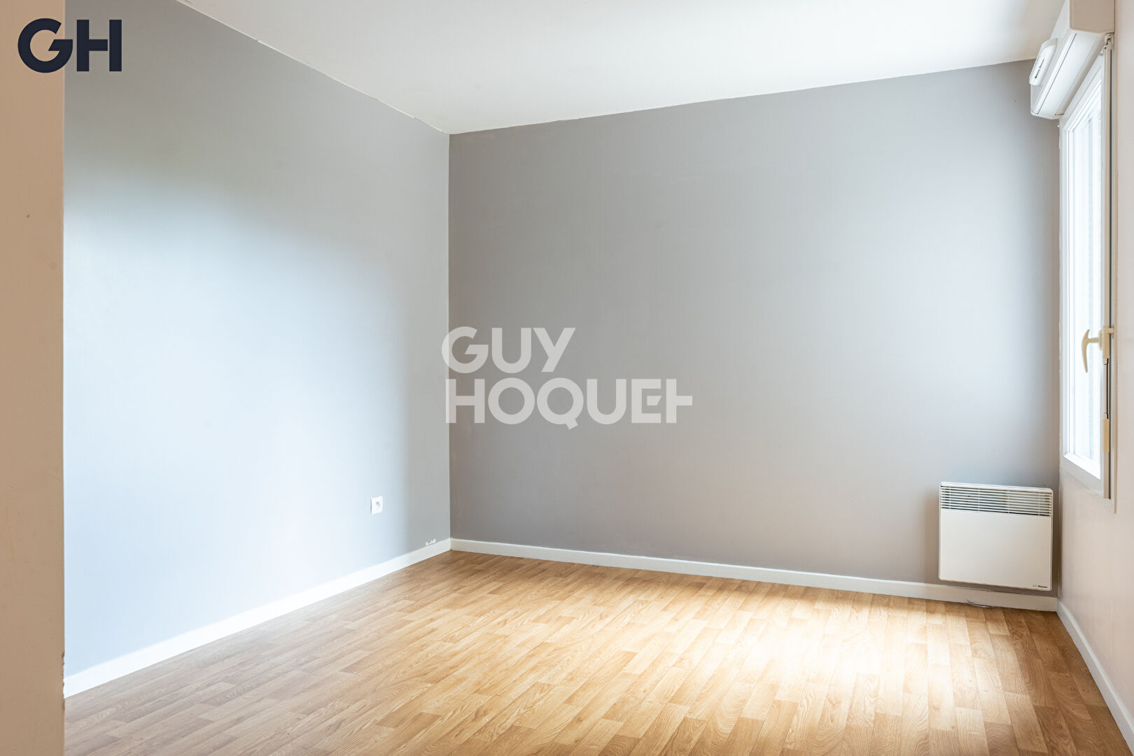 SAVIGNY LE TEMPLE : appartement T2  avec terrasse