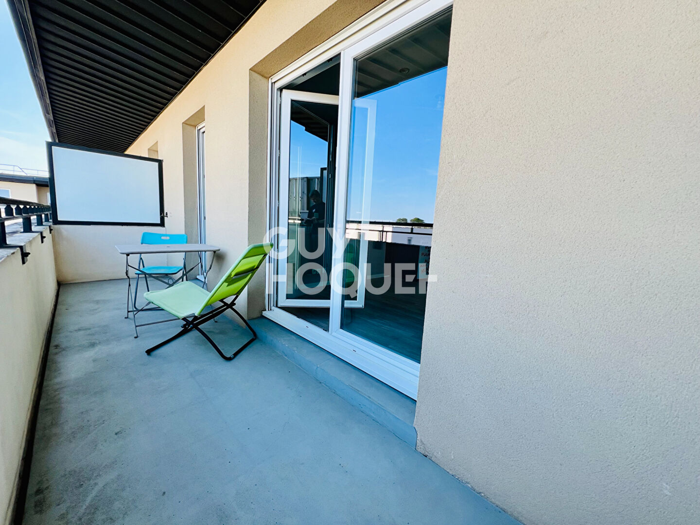 À vendre : Appartement F2 à Combs-la-Ville - Terrasse - Dernier étage - Ascenseur