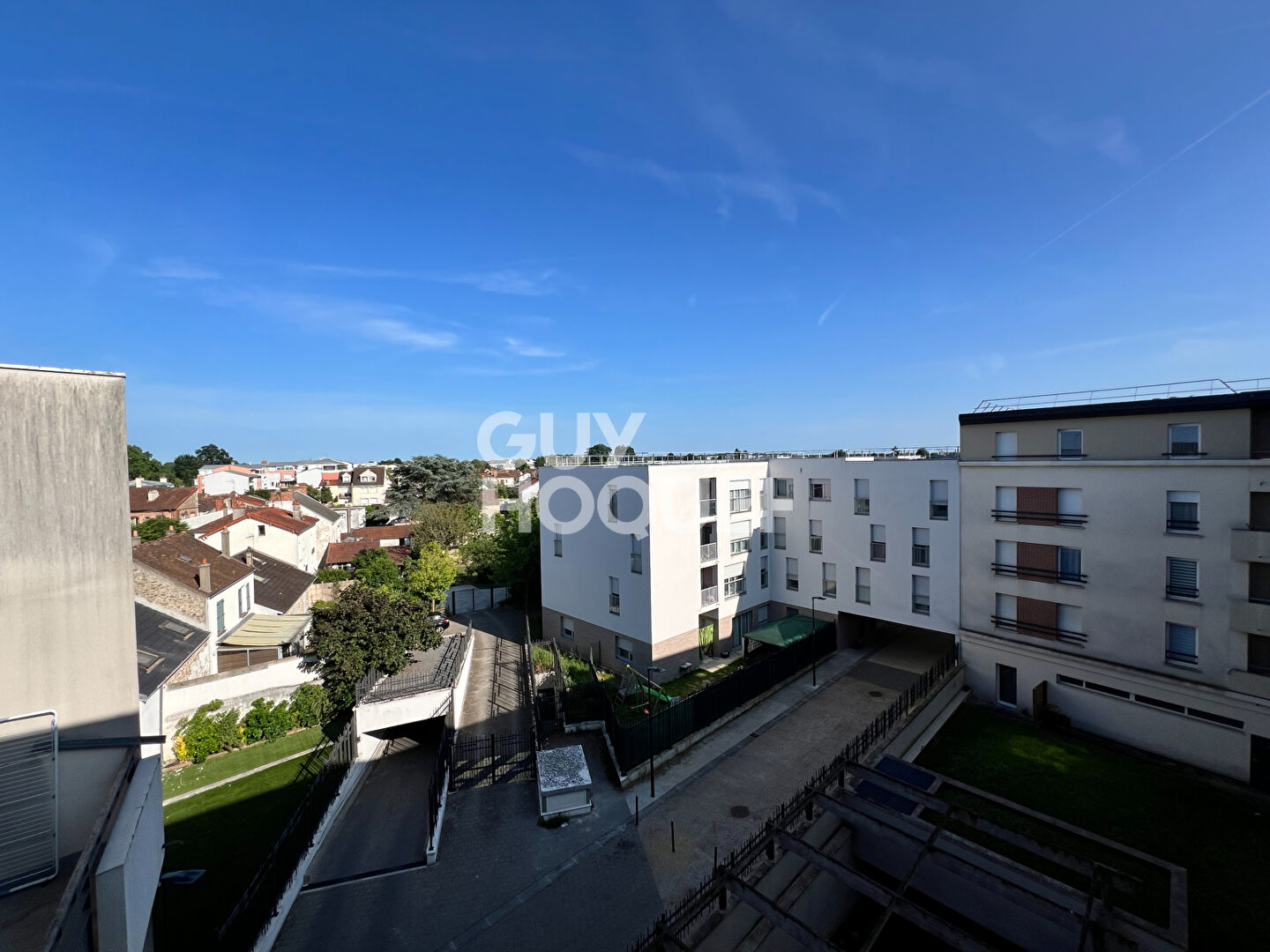 À vendre : Appartement F2 à Combs-la-Ville - Terrasse - Dernier étage - Ascenseur