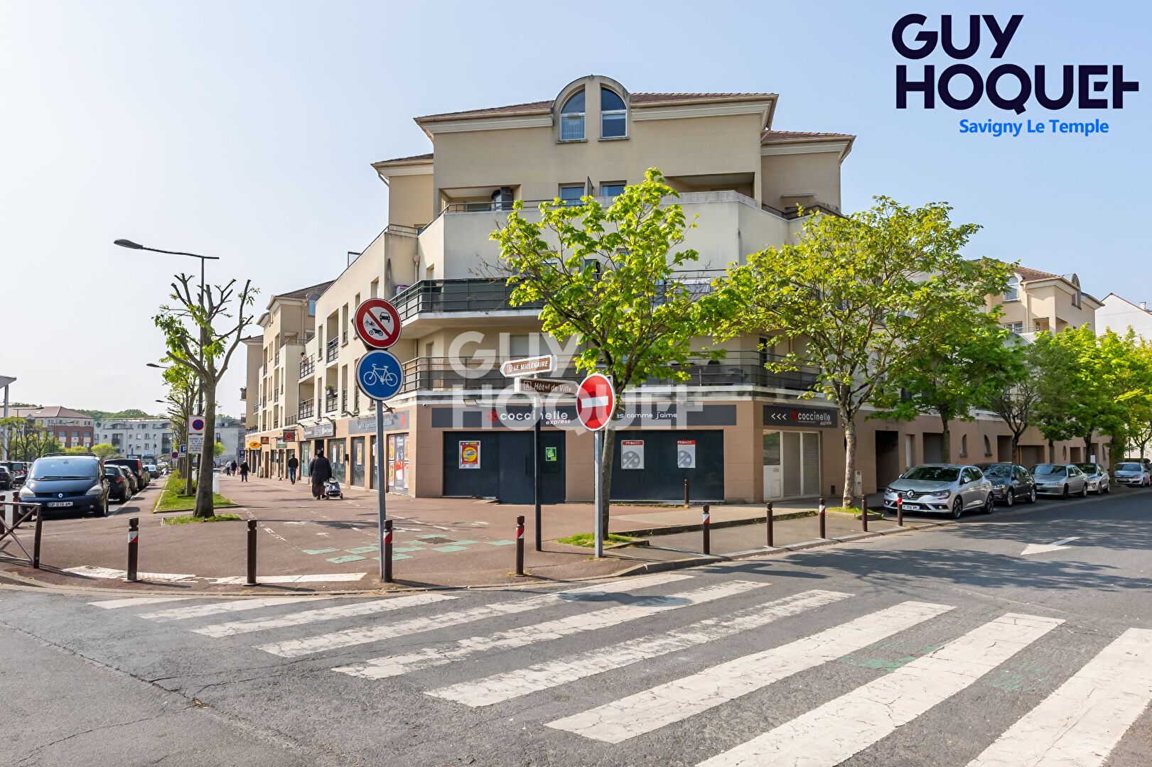 4 Places de parking  proche gare Savigny Le Temple