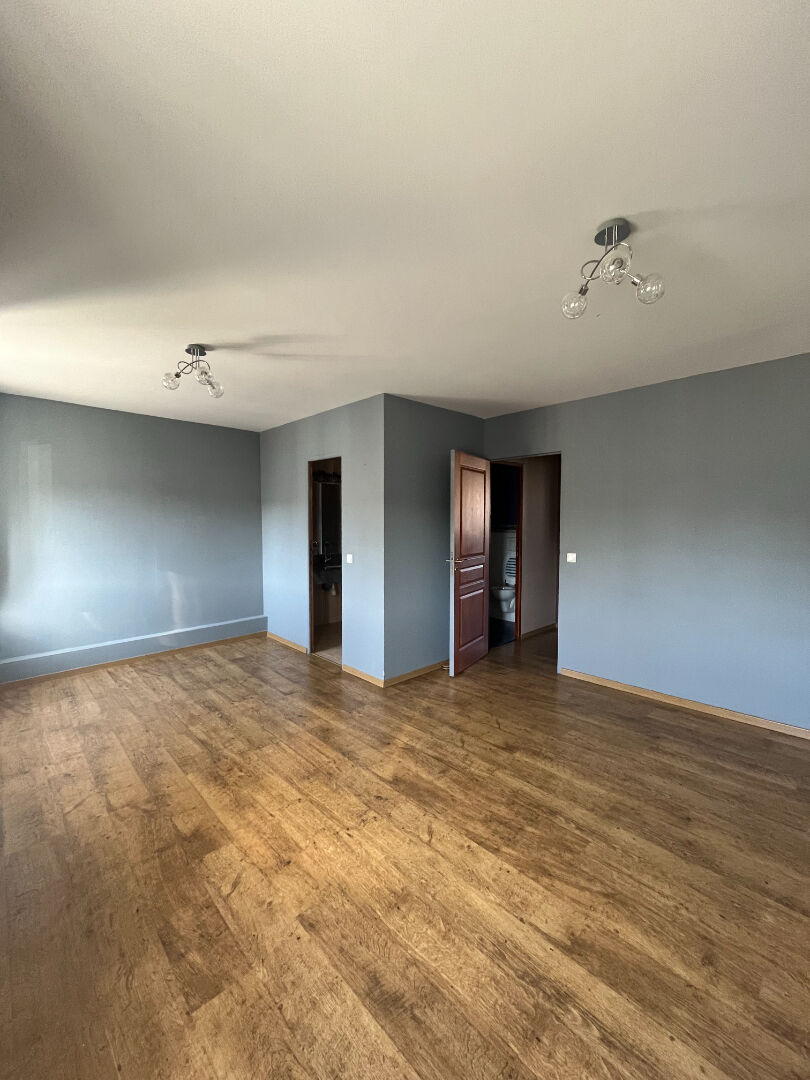 Exclusivité Guy Hoquet Miribel - Maison de village au coeur de la ville