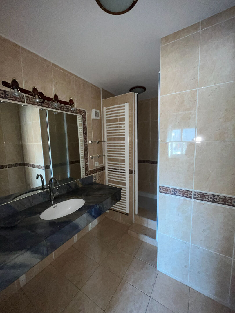 Exclusivité Guy Hoquet Miribel - Maison de village au coeur de la ville