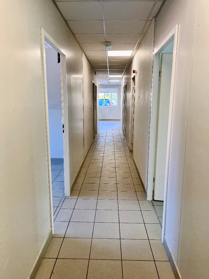 À Vendre - Local Commercial à La Boisse