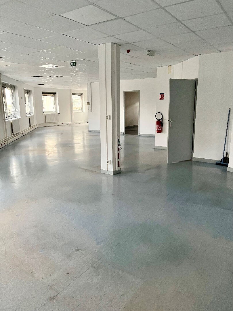 Local professionnel  spacieux à louer - Centre de Rillieux-la-Pape