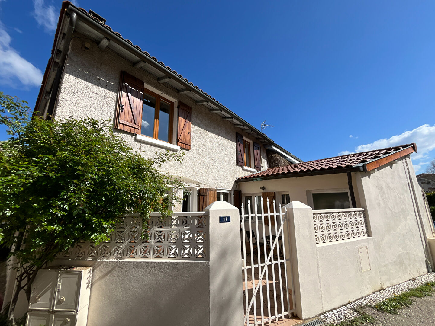 Maison 3 pièces - 90 m²  Jardin & Double garage - Miribel centre