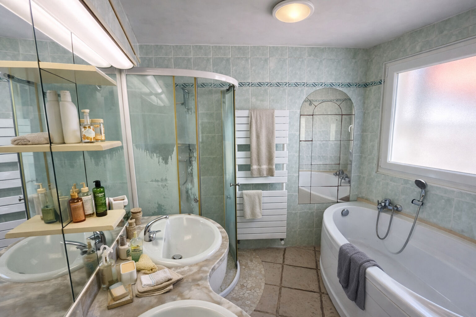 Maison 3 pièces - 90 m²  Jardin & Double garage - Miribel centre