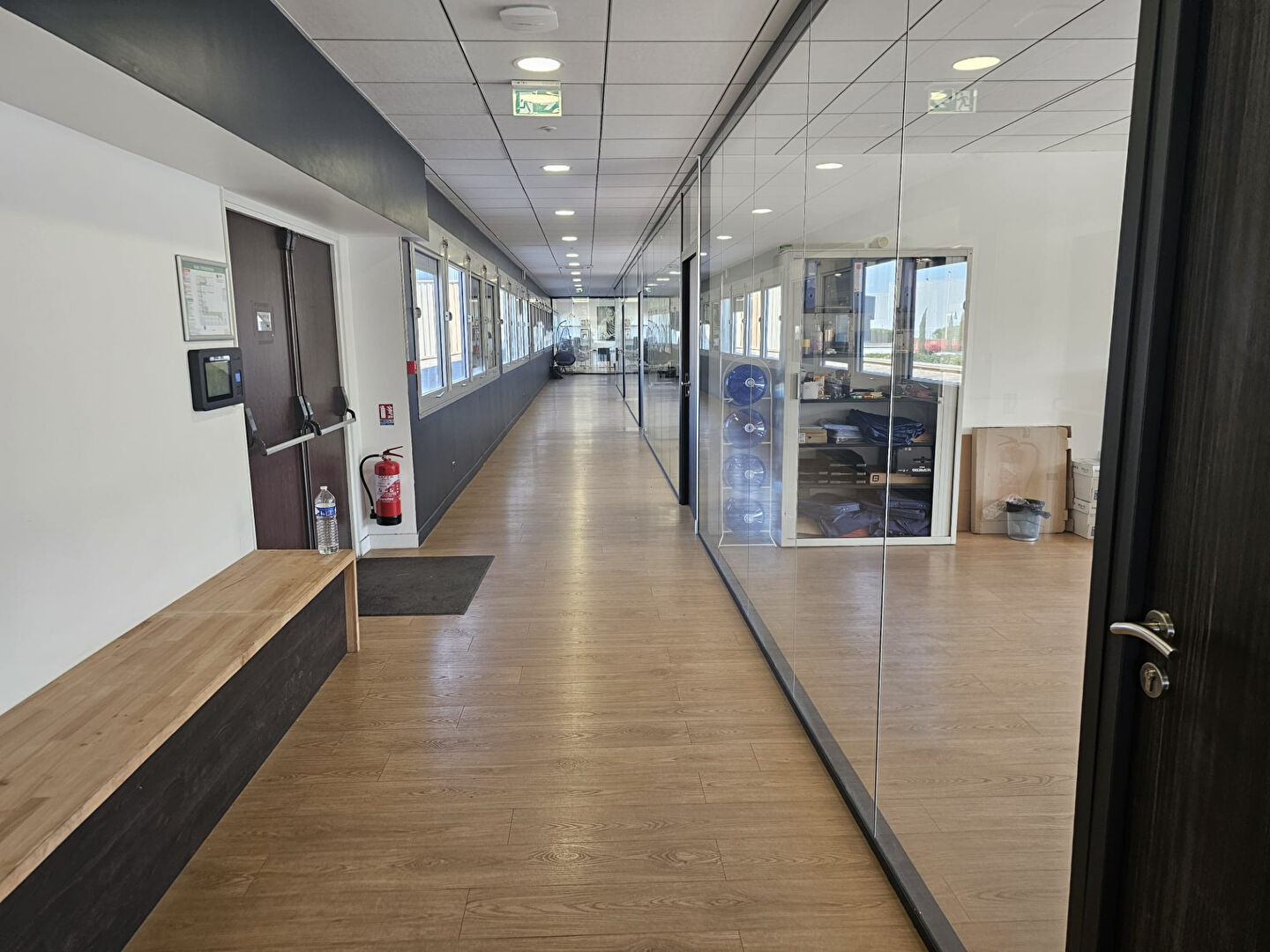 A louer - Local d'activité avec bureaux à Vaulx-en-Velin, rue Francine Fromont