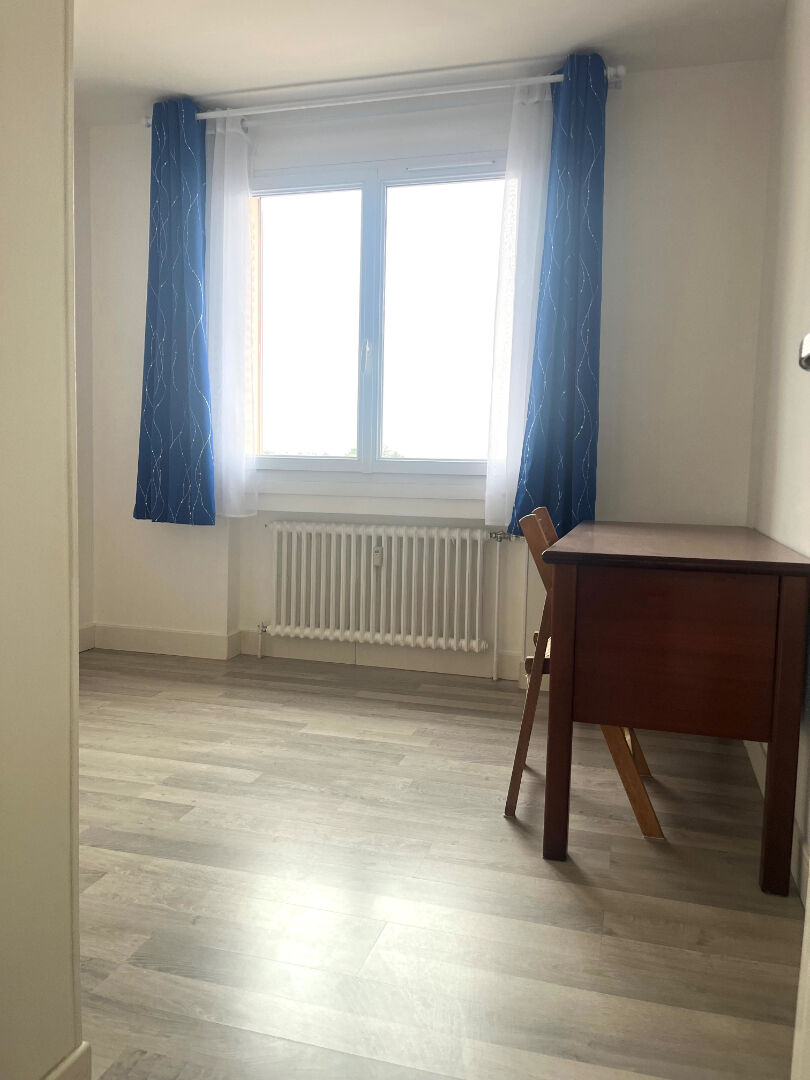 Beau T3 lumineux à Meyzieu - Location meublée