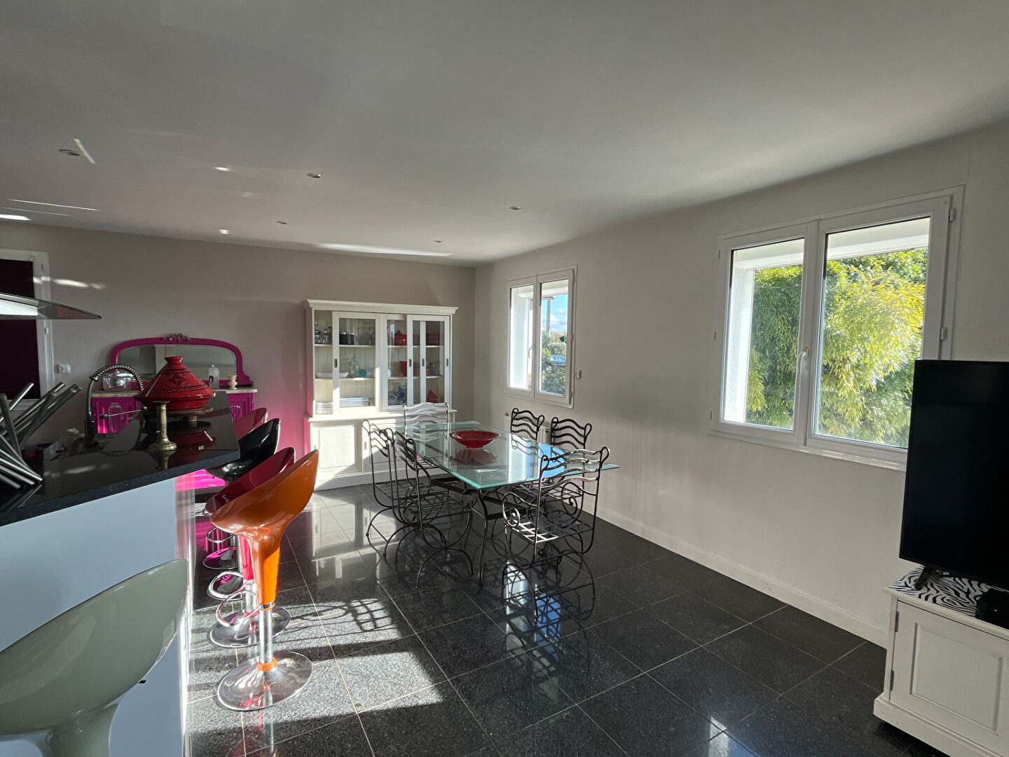 Maison familiale avec vue dégagée et piscine ? La Boisse