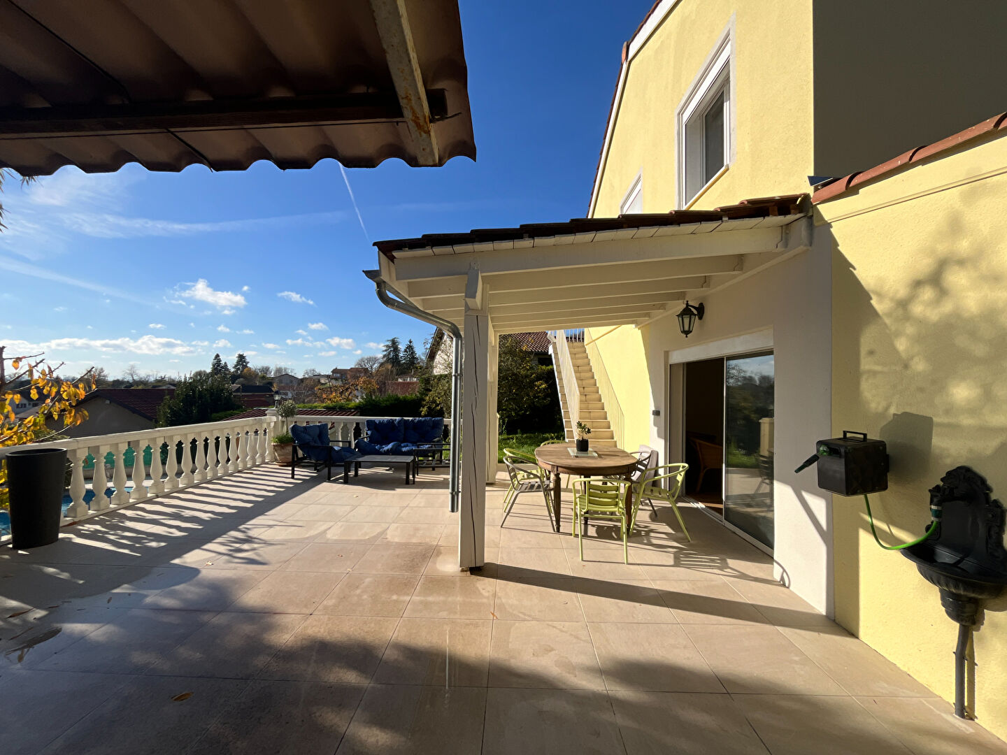 Maison familiale avec vue dégagée et piscine ? La Boisse
