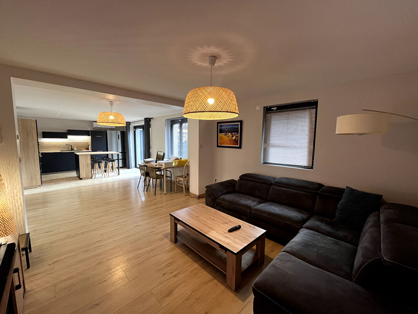 Rez-de-jardin rénové, sans vis-à-vis, jardin privatif et ruisseau