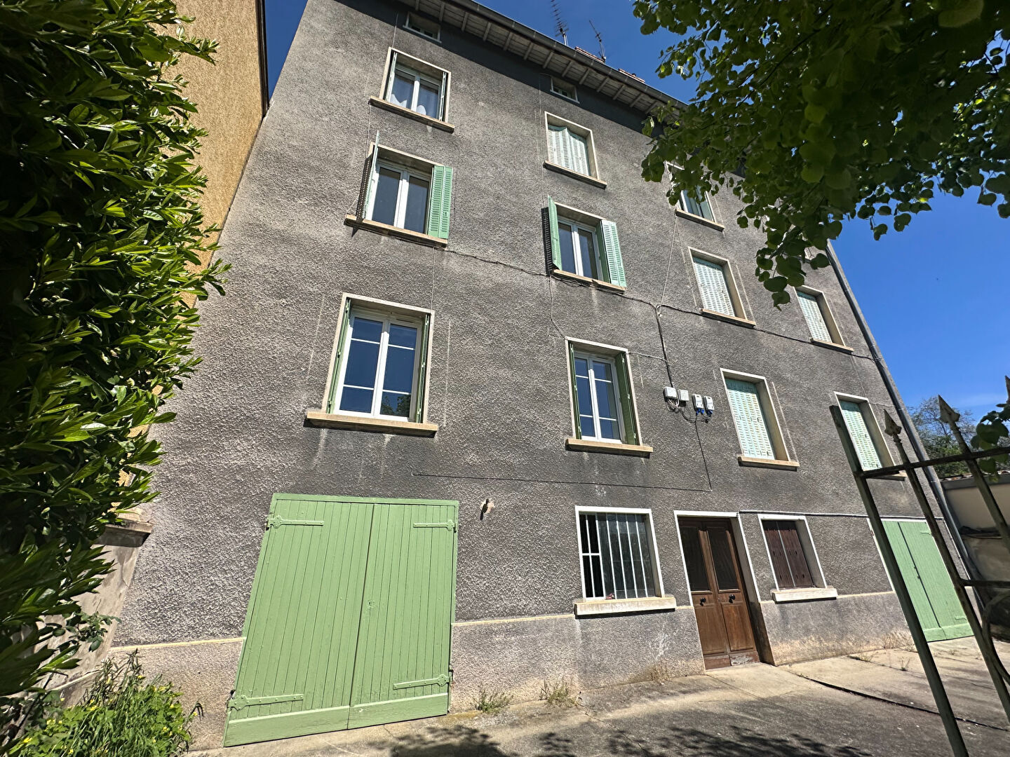 Appartement rénové, lumineux et idéalement situé au coeur de Miribel, aux portes de Lyon