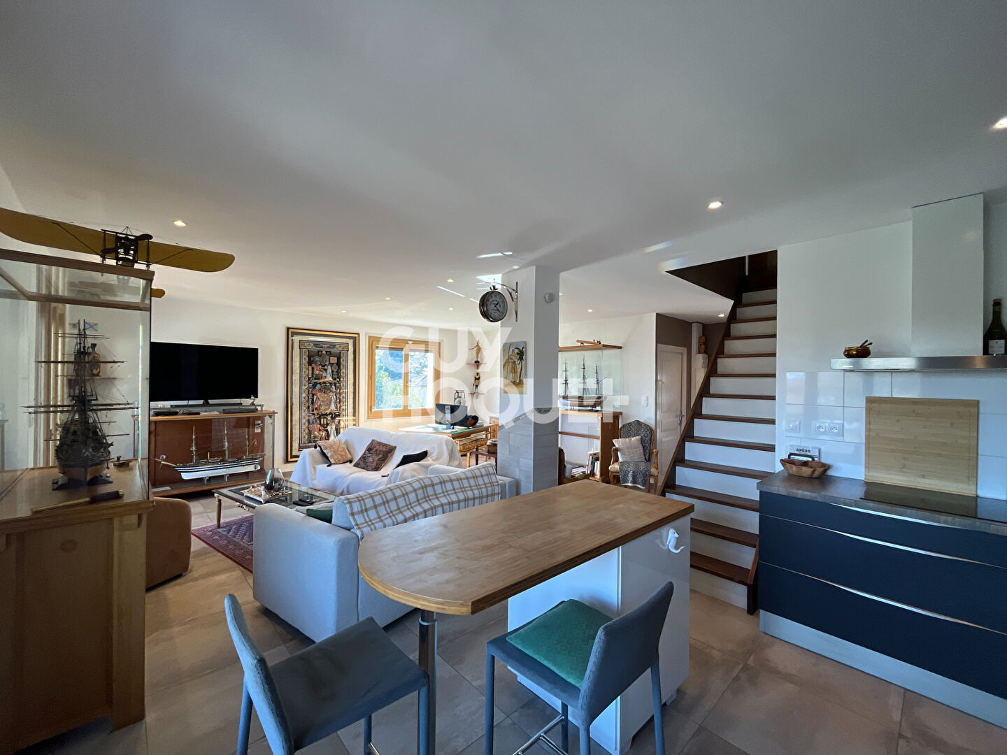 Beau Duplex avec jardin privatif à Saint-Maurice-de-Beynost