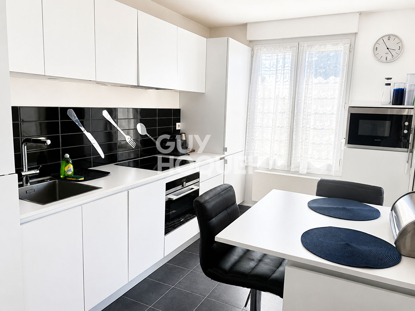 Appartement type 2 avec balcon au calme, à deux pas de la gare et des commerces